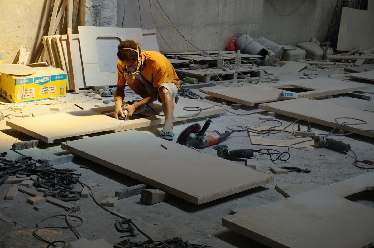 béžová křemenná kuchyň