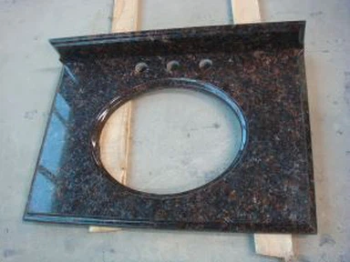 Indická žula z tmavě hnědé vanity