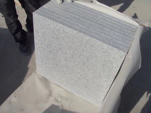 Bílá šedá žulová dlažba