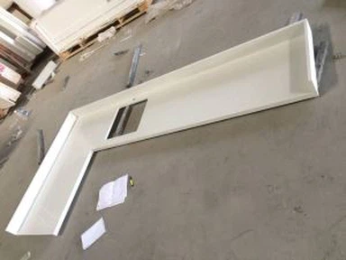 Kuchyňská deska z bílého křemenného stolku