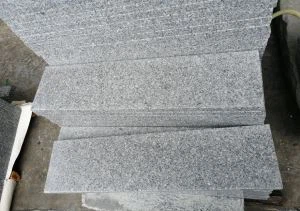 Světle šedá žula Flamed Dlaždice exteriér